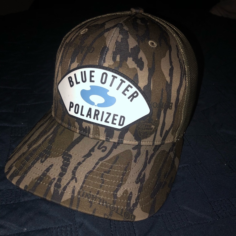 Blue Otter polarized bottomland SnapBack